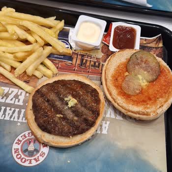 Hamburgerde Eksik Malzeme Ve Yanıltıcı Menü