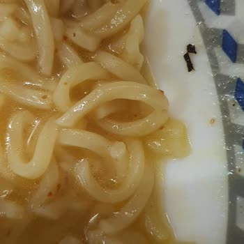 İndomie Noodle'da Şok Edici Siyah Cisimler!