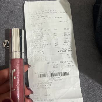 Flormar Glossun Dayanılmaz Kokusu Mağdur Etti