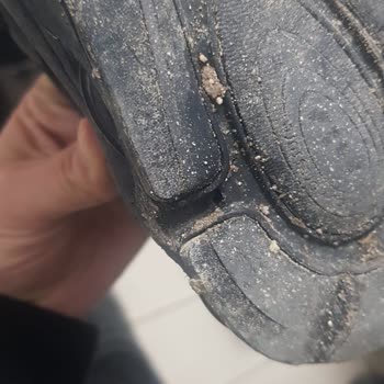 Nike Ayakkabıda Rahatsız Edici Ses Ve Delinme Sorunu