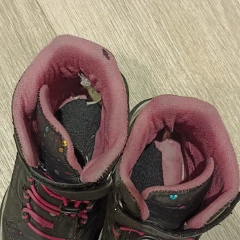 Cortina Botun Hızla Yıpranması Ve Deichmann'ın İade Reddine Tepki