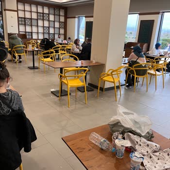 Bursa Şehir Hastanesi Kantininde Temizlik Sorunu