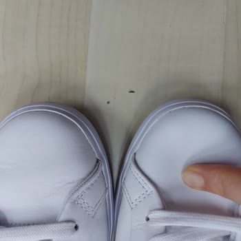 Lacoste Ayakkabıda Hızlı Deri Aşınması