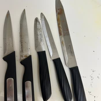 Emsan Bıçakları Paslanma Sorunu: Güven Ve Sağlık Tehlikede