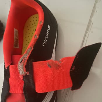 Aldığım Ayakkabı 1 Gün İçinde Yırtıldı Ve Mağaza Çözüm Sunmuyor
