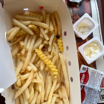 Burger King'de Hijyen Sorunu Ve Saygısız Hizmet