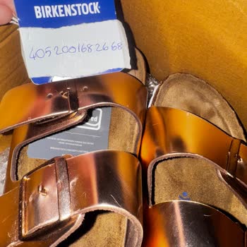 Birkenstock Terlikte Hayal Kırıklığı Ve İletişim Sorunu
