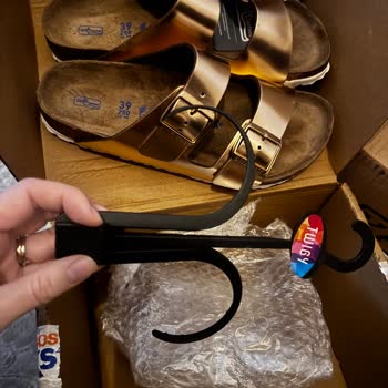 Birkenstock Terlikte Hayal Kırıklığı Ve İletişim Sorunu