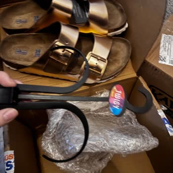 Birkenstock Terlikte Hayal Kırıklığı Ve İletişim Sorunu