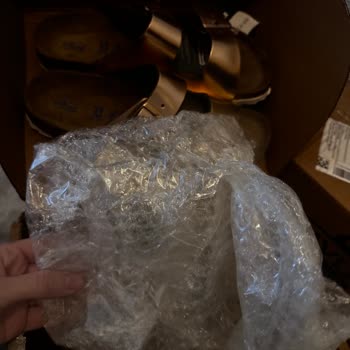 Birkenstock Terlikte Hayal Kırıklığı Ve İletişim Sorunu