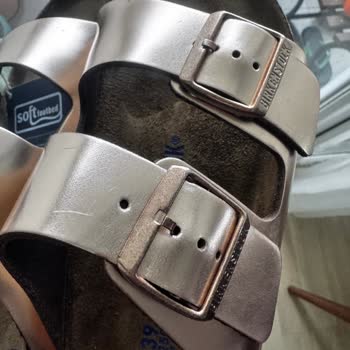 Birkenstock Terlikte Hayal Kırıklığı Ve İletişim Sorunu