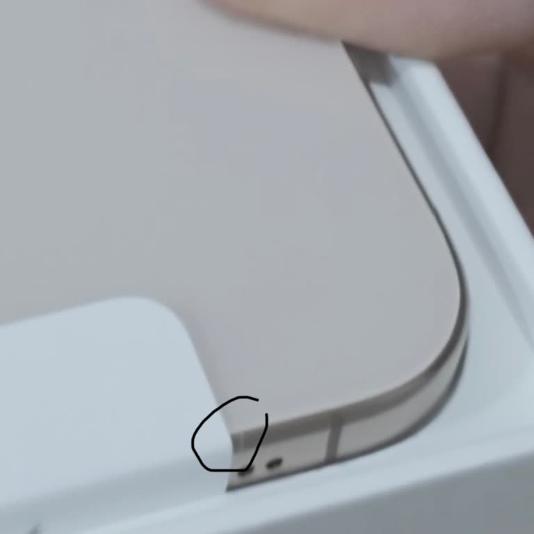 Vatan Bilgisayar Online aldığım İPhone 16 Pro Max Çizik çıktı Değişim Yapmıyor!