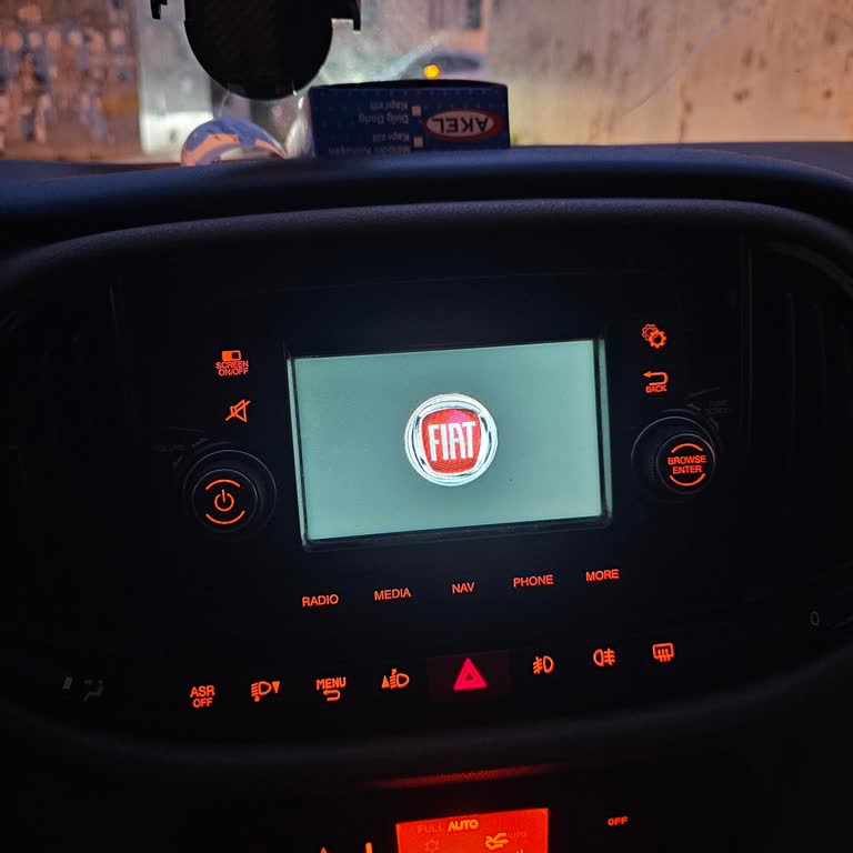 Fiat Doblo Multimedya Sorunu: Çözüm Arayışı