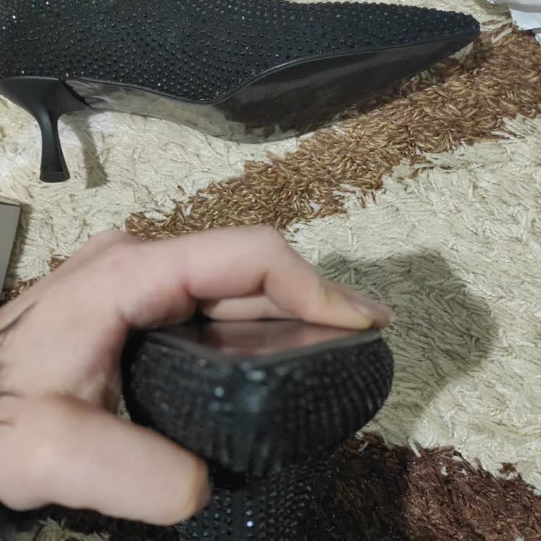 By Gözde Ceylan Ürün Bana Defolu Yırtık Ve Taşları Düşmüş Şekilde Geldi