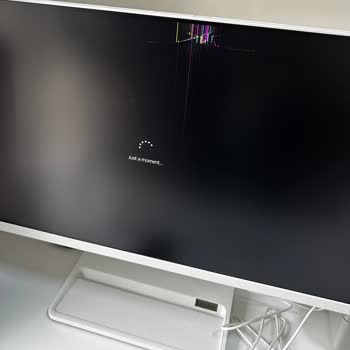 Media Markt Sıfır Bilgisayarda Kırık Ekran Şoku