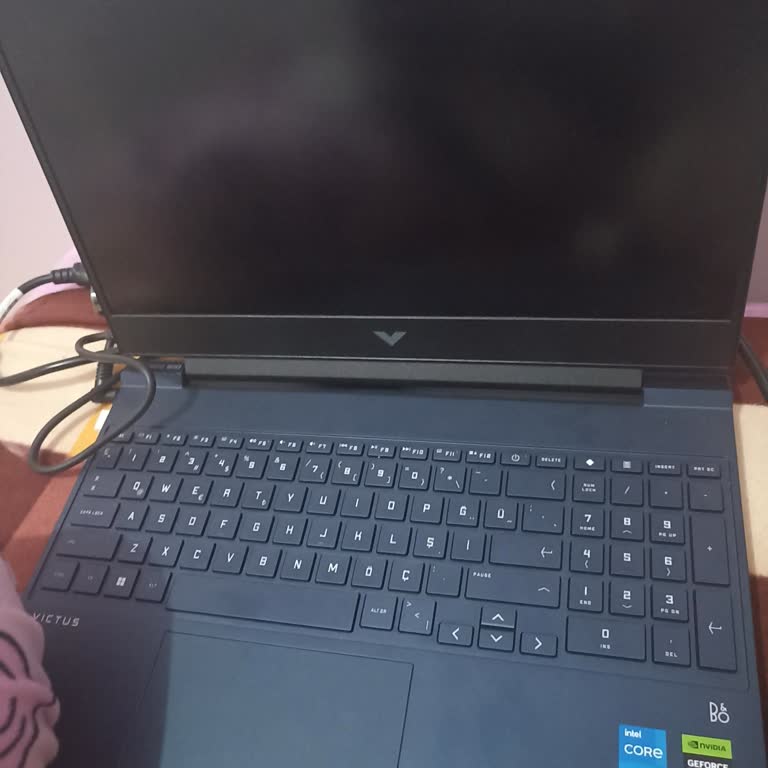 Yeni HP Victus 15 Açılmıyor: Hayal Kırıklığı!