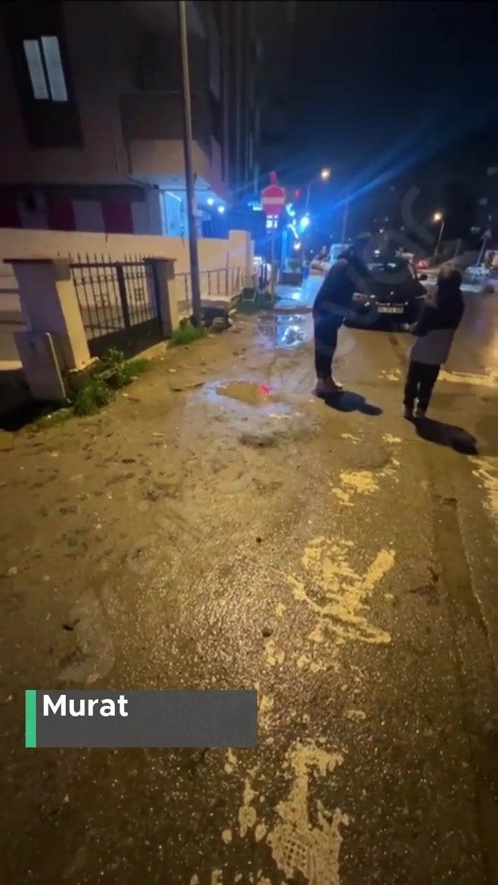 İstanbul Büyükşehir Belediyesi Kaldırım Yol Yapımı videonun kapak resmi