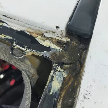 Opel Servisi: Aracımın Tavanı Ve Güvenliği Tehlikede!