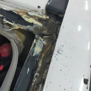 Opel Servisi: Aracımın Tavanı Ve Güvenliği Tehlikede!