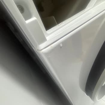 Bosch Çamaşır Makinesi Su Akıtıyor Ve Servis Sorunu