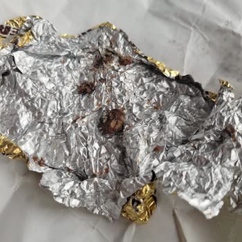 Ülker Çikolatasında Şok Edici Yabancı Madde!