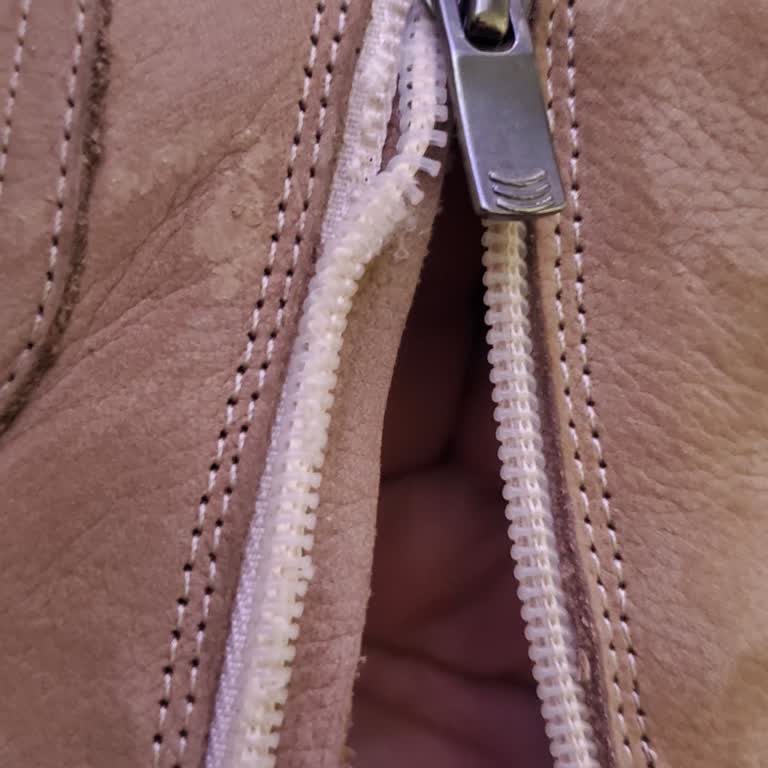 Muya'dan Aldığım Botun Fermuar Sorunu Ve İletişim Eksikliği