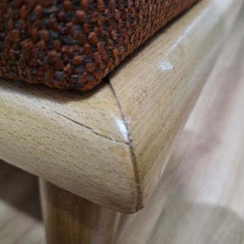 Kusurlu Koltuk Takımı Ve Yetersiz Servis