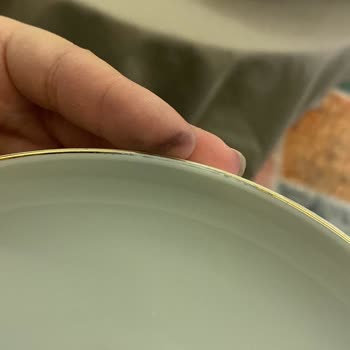 Güral Porselen Yemek Takımında Üretim Hataları