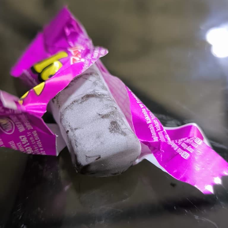 Bozuk Çikolata Şikayeti: Ülker'e Güvenim Sarsıldı