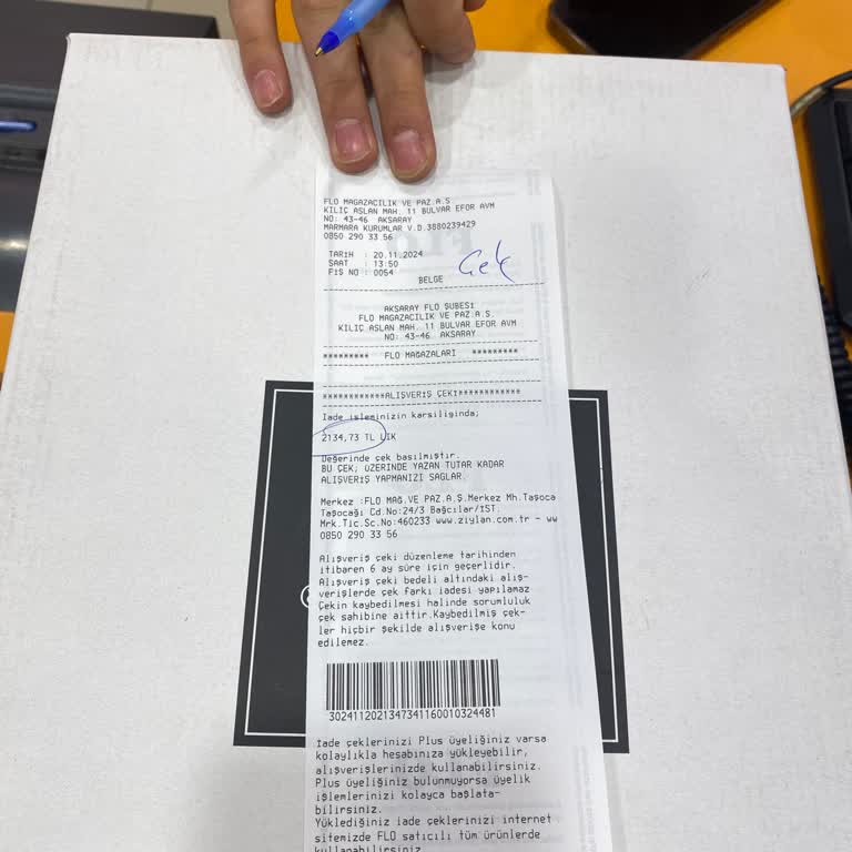 FLO Mağazasında İade Çilesi: Ne Para Ne Çek!