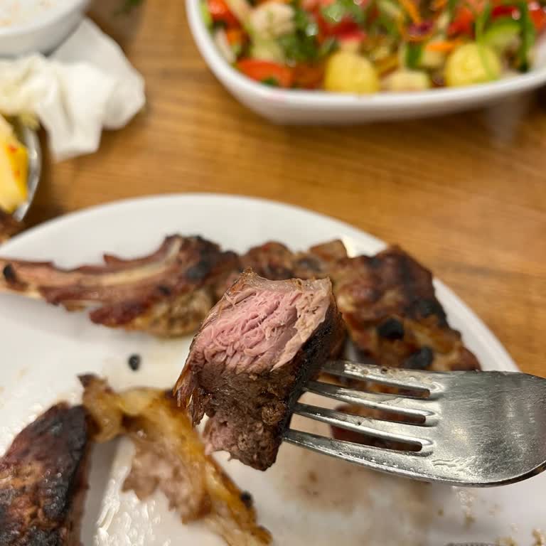 Köfteci Y****'ta Çiğ Et Sorunu