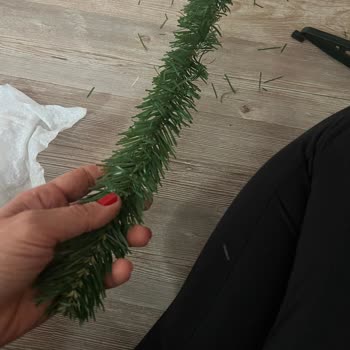 Kullanılmış Yılbaşı Ağacı Satışı: Çocuklarımın Hevesi Kursağında Kaldı!