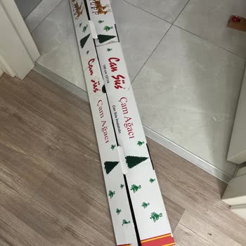 Kullanılmış Yılbaşı Ağacı Satışı: Çocuklarımın Hevesi Kursağında Kaldı!