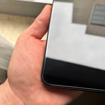 Ekran Koruyucu Camların Yapışmama Sorunu