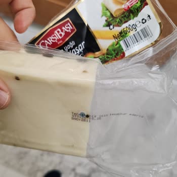 Son Kullanım Tarihi Geçmeden Küflenen Kaşar Peyniri