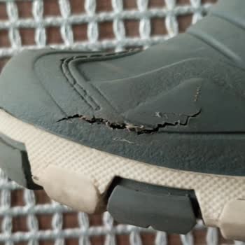 FLO Ve Polaris'ten Beklenmedik Ayakkabı Hayal Kırıklığı