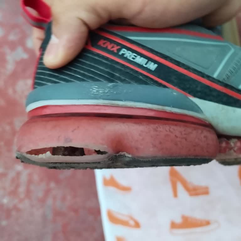 FLO Mağazasından Aldığım Ayakkabının Air'i Patladı!