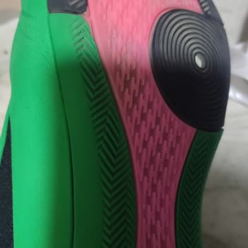 Adidas Basketbol Ayakkabısının Hızla Deforme Olması