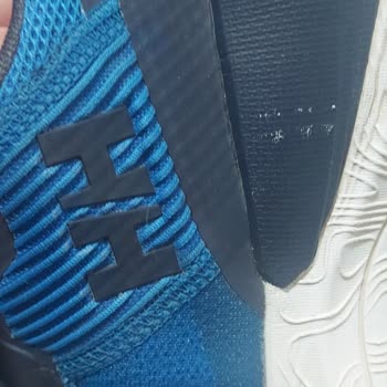 Zapatos Helly Hansen, baja durabilidad y decepción total