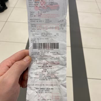 Zorla Yapılan Fondöten Satışı Ve İlgisiz Personel