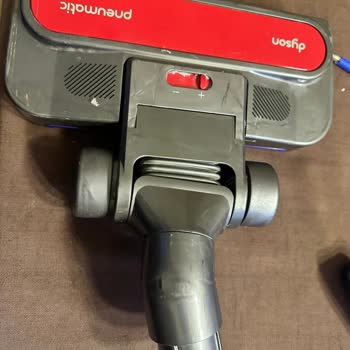 Dayanıksız Plastik Aksam: Dyson Süpürge Başlığı Kırıldı