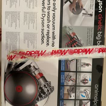 Dayanıksız Plastik Aksam: Dyson Süpürge Başlığı Kırıldı