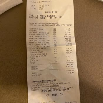 Yırtık Poşet Ve Kasiyerin Agresif Tavırları