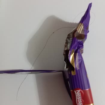 Çikolata Gofretten Çıkan Şok Edici Saç