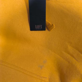Lekeli Sweatshirt Ve Yetersiz Müşteri Hizmeti