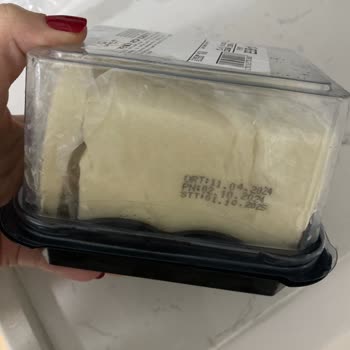 Küflü Peynir Ve İlgisiz Müşteri Hizmeti