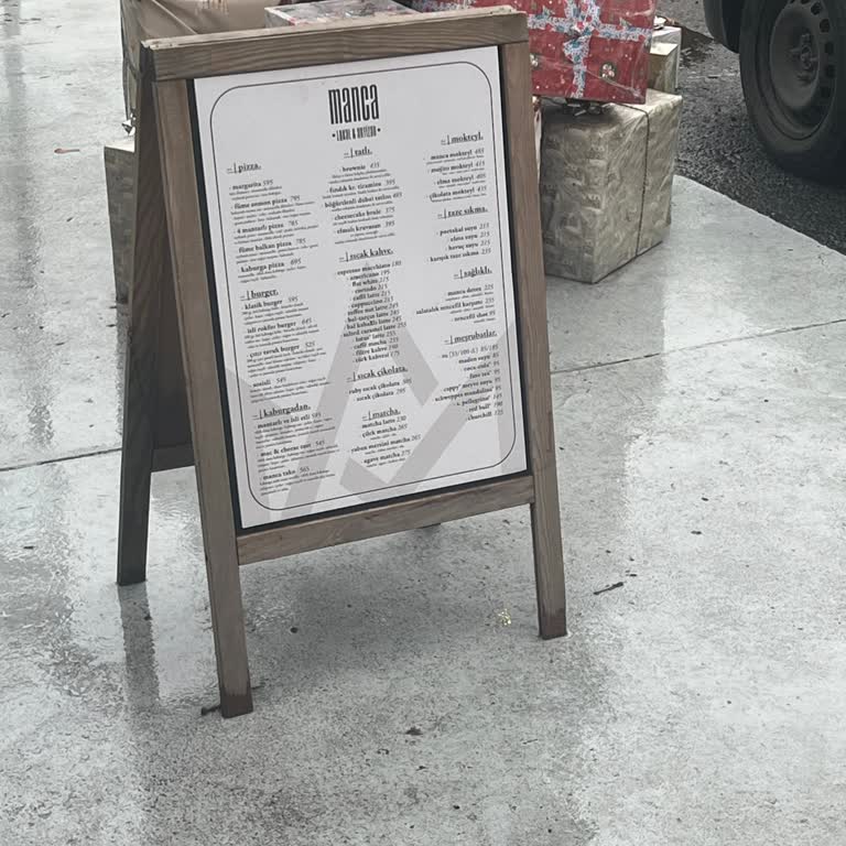 Manca Yeniköy Boş Mekanda 2 Kişiye Yer Yok!