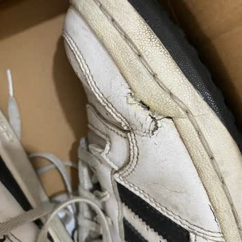 Adidas Forum Low Ayakkabıda Beklenmedik Deformasyon Ve Değişim Talebi