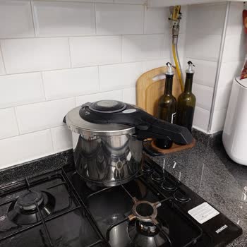 Jumbo Düdüklü Tencere Su Ve Hava Kaçırıyor