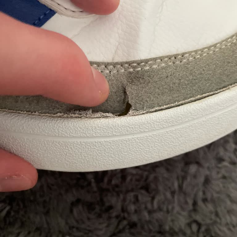 Breaknet 2.0 Ayakkabının Süet Kısmı Ve Yanları Patladı